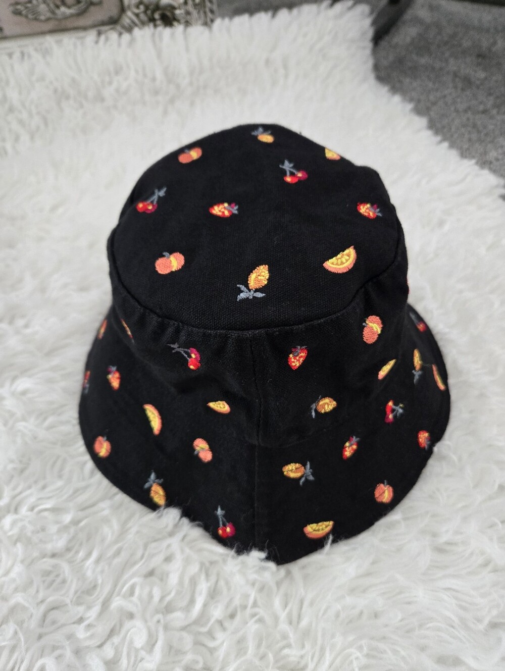 Urban Outfitters 100% cotton canvas Fruit Embroidered Black Bucket Hat. One Size - Picture 3 of 6
